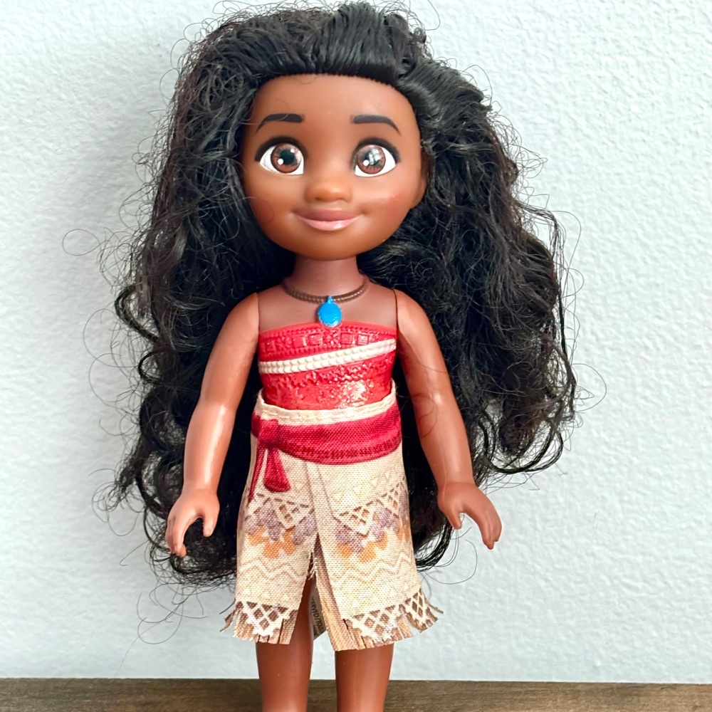 Disney MOANA Doll Toy Figure Posable Petite 6" Jakks Pacific Skirt Long Hair